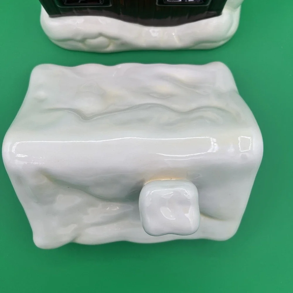 SCM Designs Snow Covered House‎ Ceramic Cookie Jar with snowman tree clean GHA3.